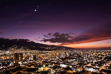 Vue de nuit sur San José