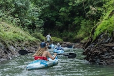Kayak sur le rio claro a Corcovado 
