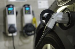 Cartago accueille les voitures électriques avec 4 stations de recharge