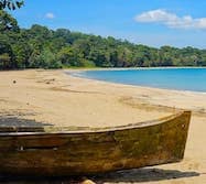 plage caraibes bateau is copie