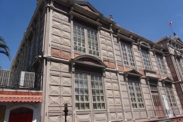 heavy metal façade ecole costa rica decouverte