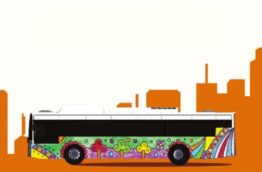 Les bus électriques avec un dessin d’enfant de Cartago
