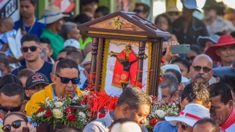 indiens promesanos danse cover costa rica decouverte