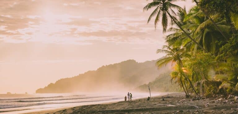 Plage romantique au Costa Rica au parc national Corcovado
